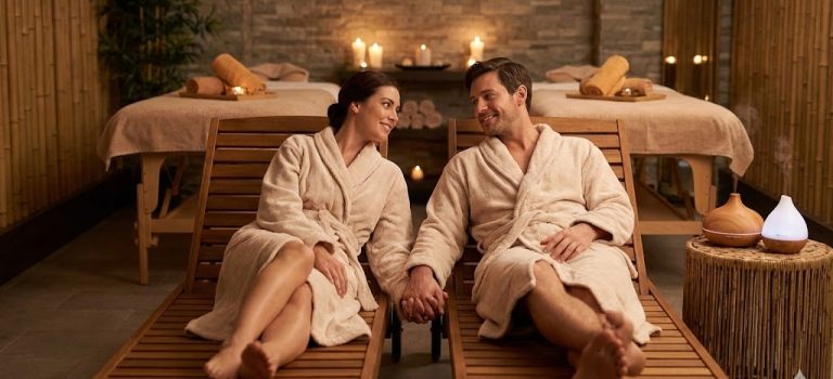 Couple Spa Treatment: Relaksasi Berdua yang Tak Terlupakan Couple Spa Treatment: Relaksasi Tubuh dan Pikiran Bersama Pasangan
